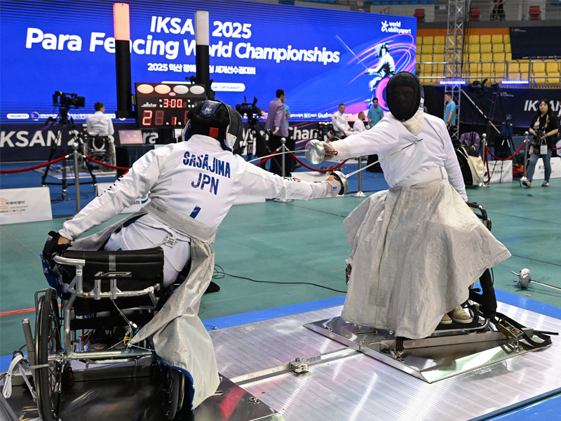 パラフェンシングの競技の様子1