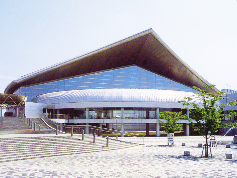 名古屋市総合体育館(レインボープール)の外観