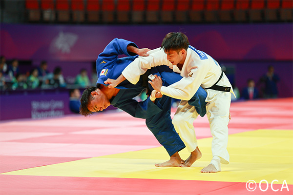 柔道の競技風景