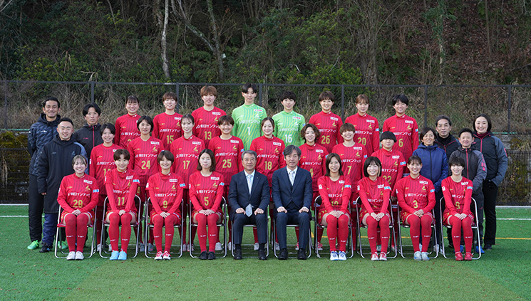 朝日インテック・ラブリッジ名古屋の選手集合写真