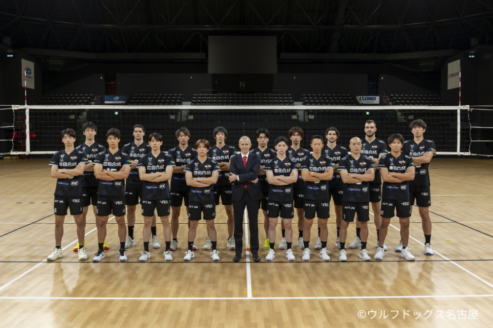 ウルフドッグス名古屋の選手集合写真